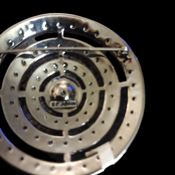 Nwt Stunning ST John brooch - Picture 3 of 4